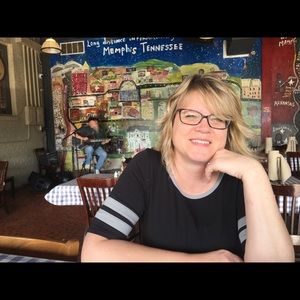 Meet your Posher, Melissa